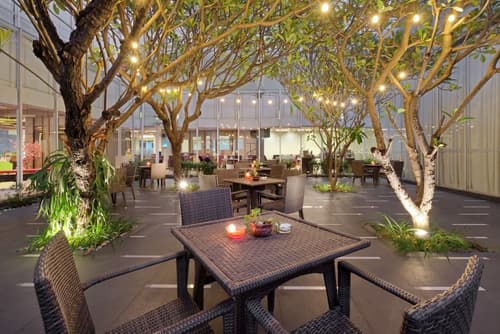 Quest Hotel Simpang Lima - Semarang by ASTON, Restaurant