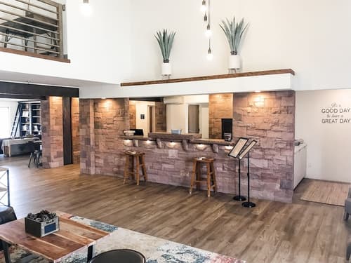 Red Sands Hotel, Lobby