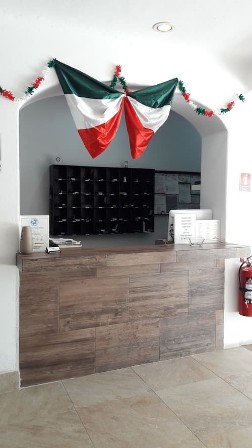 Pelicano Inn Playa del Carmen - Beachfront Hotel, Reception