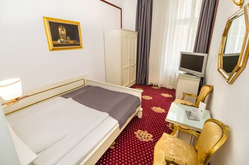 Hotel Imparatul Romanilor, Room
