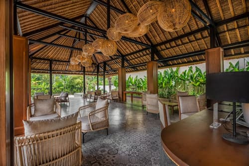 Nirwana Beach & Resort, Reception