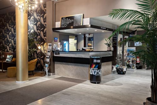 Palm Tree Hotel, Best Western Signature Collection, Lobby