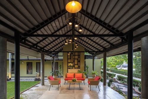 U Inchantree Kanchanaburi, Lobby sitting area