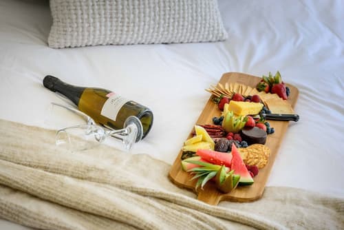 Georges Bay Apartments, Room