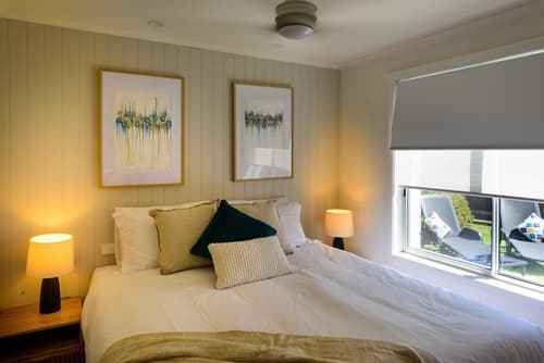 Georges Bay Apartments, Room