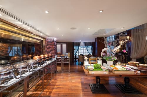 Radisson Suites Bangkok Sukhumvit