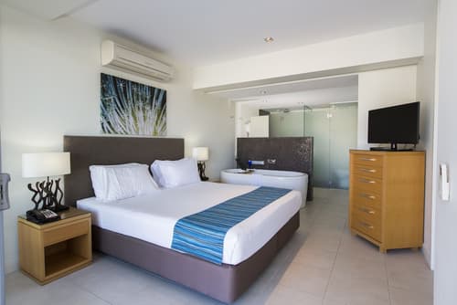 Peppers Blue on Blue, Room