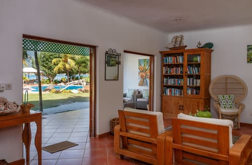 L Habitation Cerf Hotel, Lobby sitting area