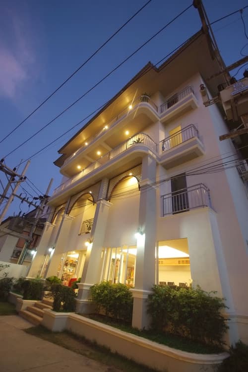 First Bungalow Beach Resort, Room