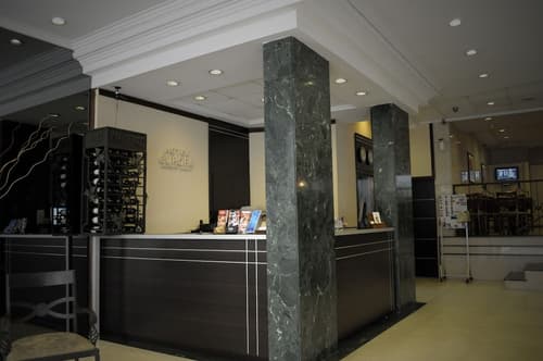 Hotel Europa, Reception