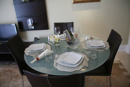 The Atrium Resort, In-room dining