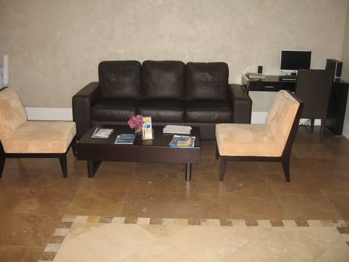 The Atrium Resort, Lobby sitting area