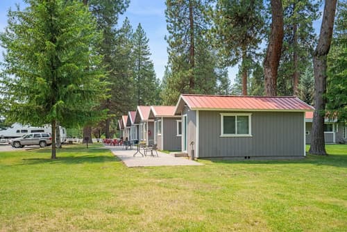 Crater Lake Resort, Room