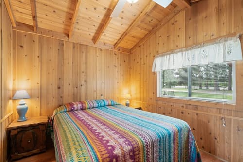 Crater Lake Resort, Room