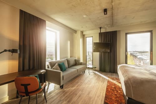 Holiday Inn - the niu, Fender Amsterdam by IHG