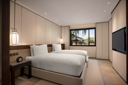 HUALUXE Hotels and Resorts Xi'an Tanghua, an IHG hotel