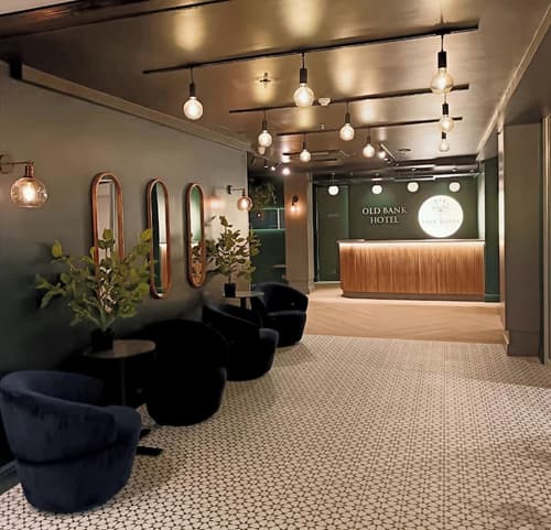Old Bank Hotel, Reception
