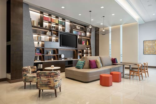 Home2 Suites by Hilton Denver Downtown Convention Center, Lobby