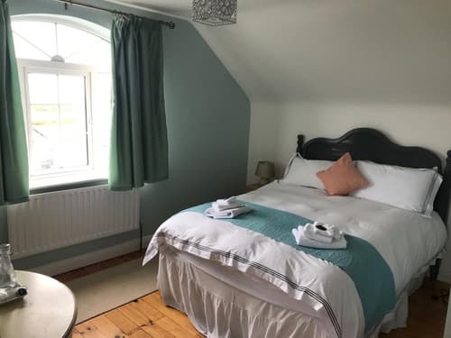 Rose of the Sea, Room