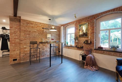 Strohhutmanufaktur, Room