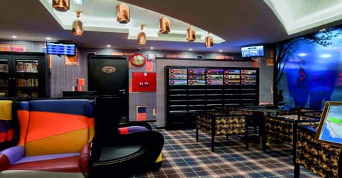 Hotel Jaguar Oporto – is Near the Metro, has Parking and a Shuttle Service between the Airport and the Hotel from 7AM to 8PM