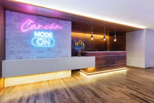 Avani Cancun Airport, Reception