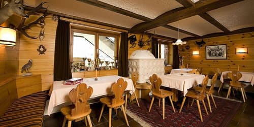 Mason Marmoleda, Breakfast area