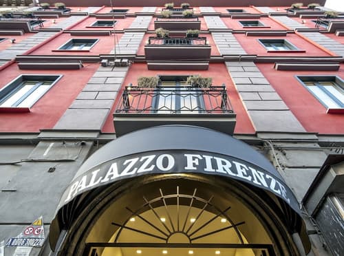 Palazzo Firenze, Front of property