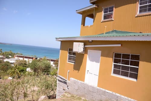 Hillview Apartments and Vehicle Rental, Room