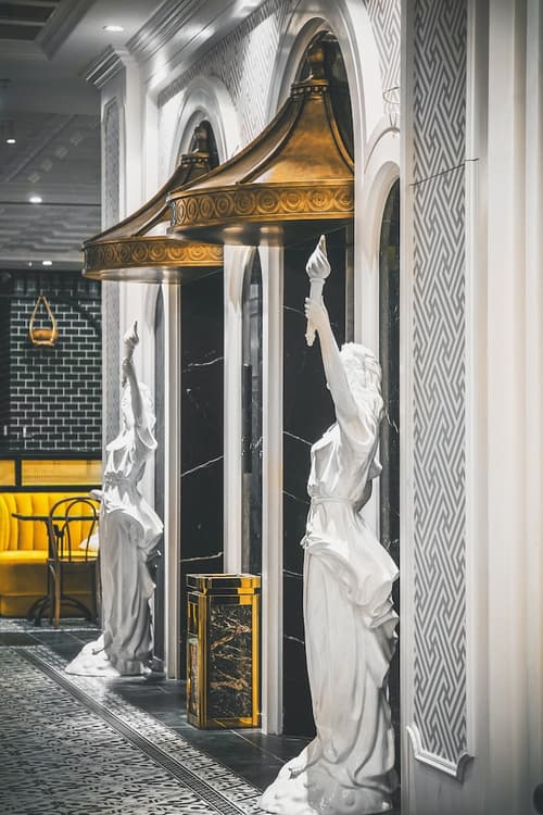 Adora Art Hotel, Interior entrance