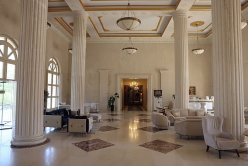 Hotel Colombo, Lobby sitting area