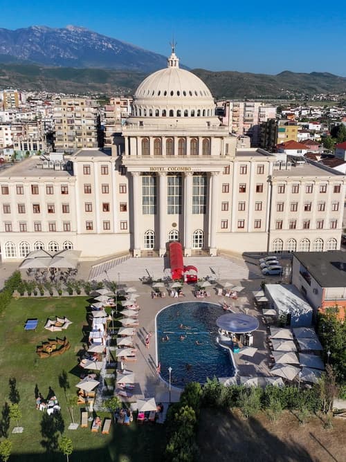 Hotel Colombo, Primary image