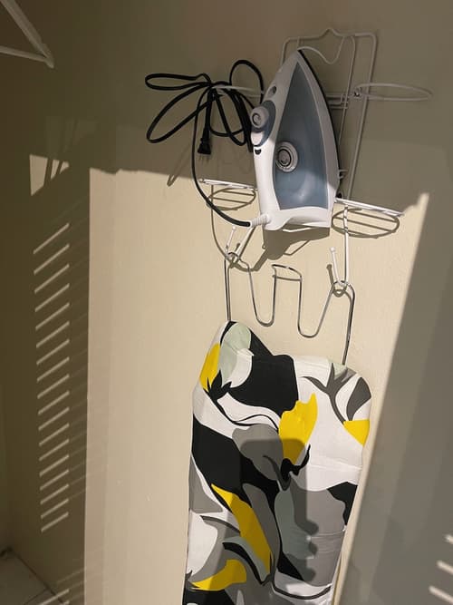 Widcombe House, Iron/ironing board