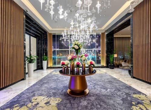 Taj Jumeirah Lakes Towers, Lobby