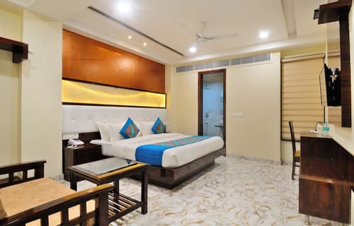 Hotel Grand Uddhav, Room
