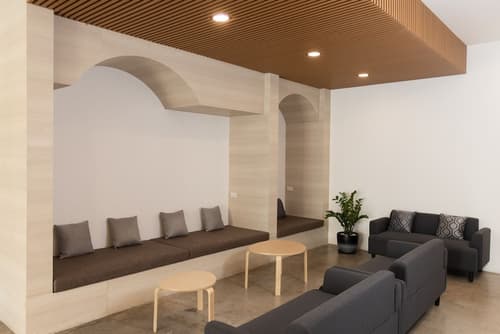 Nappiness Hotel, Lobby sitting area