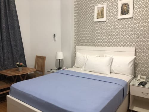 Columbia Hotel, Room