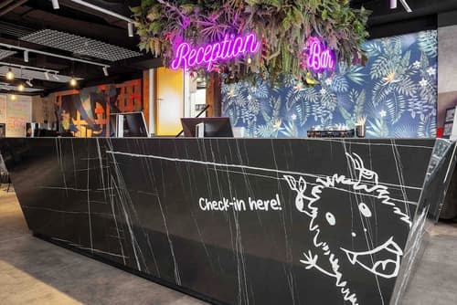 ibis Styles Ljubljana The Fuzzy Log, Reception