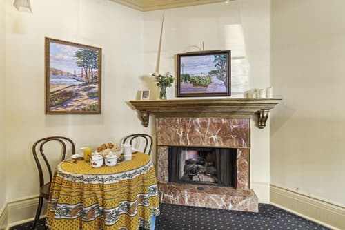 Golden Gate Hotel, Lobby sitting area