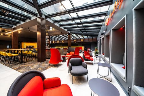 Up Hotel Budapest, Lobby sitting area