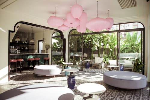 De An Hotel, Reception