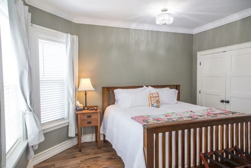 Georgestown Inn, Room