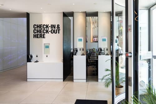 YOTEL Porto, Reception