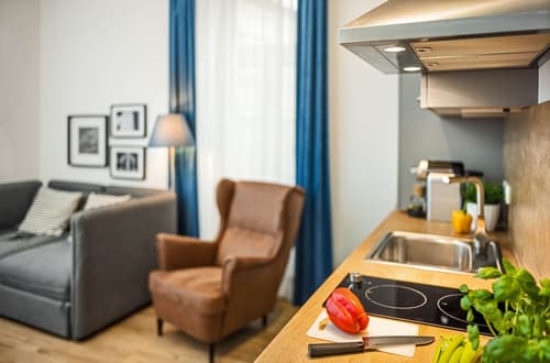 Jimmy's Apartments Emerald