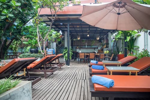 Amber Angkor Villa Hotel & Spa, Poolside bar