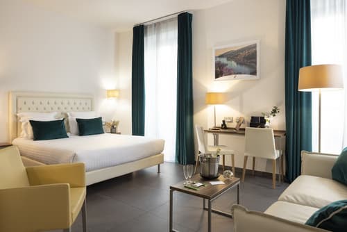 Nice Azur Riviera, Primary image