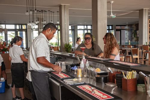 Lava Hotel Apia, Bar (on property)