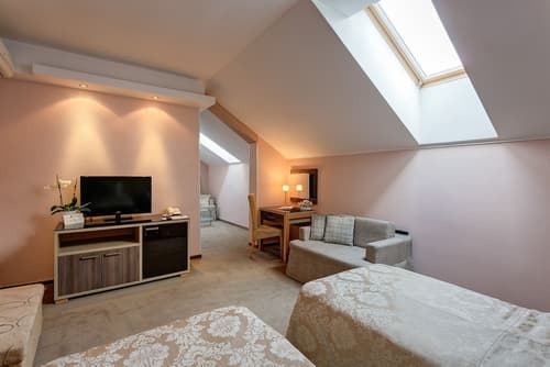 Tami Residence, Room