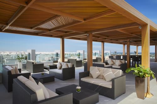 Royal Tulip Muscat, Rooftop terrace