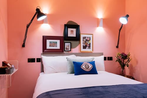 The Warwick by Nestor, Room